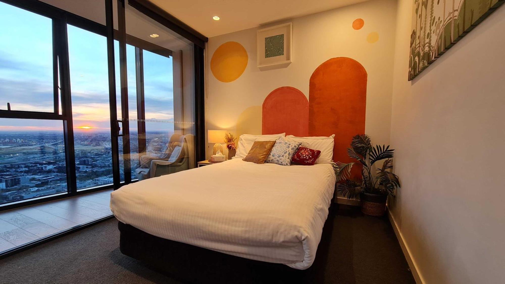 1Br Sunset Glow Central Retreat! Free Tram Zone Melbourne Bagian luar foto